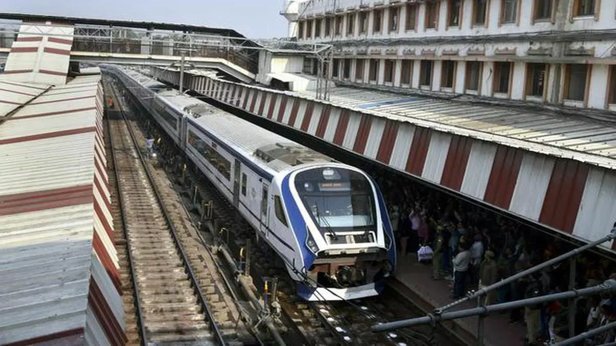 Key Features Of Indias Fastest Train Vande Bharat Express Train 18