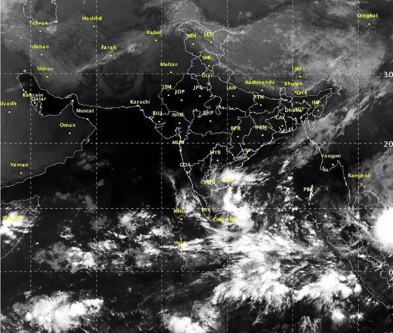 Tn Weather Satellite Map Insat India Weather Forecast: Clouds Line Up Off South Coastal Ap, Tn Coasts -  The Hindu Businessline