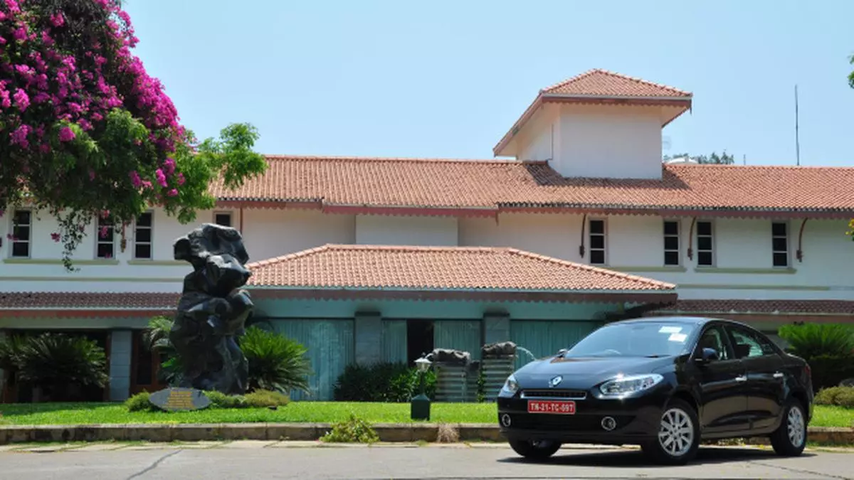 New Renault Fluence E4d Review The Hindu Businessline