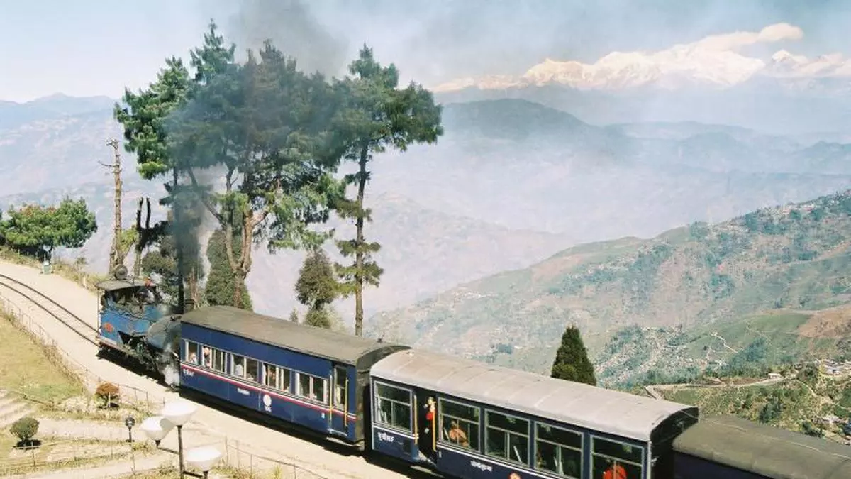 darjeeling toy train fare