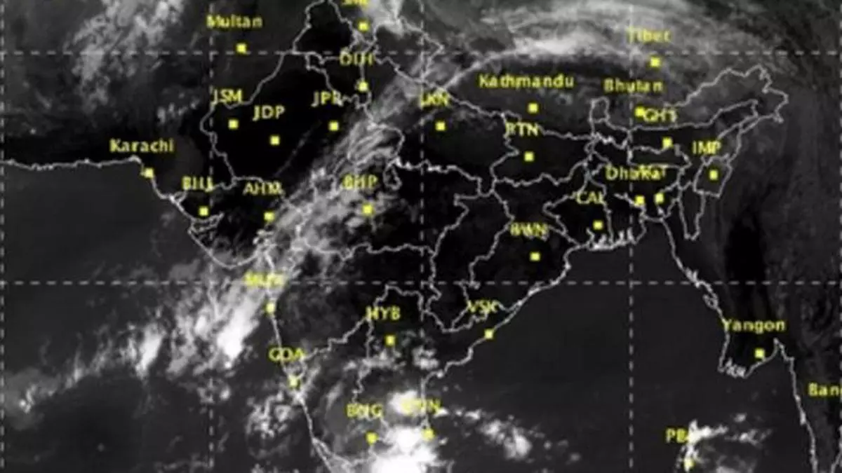 Tn Weather Satellite Map Insat Us Agency Extends Rain Watch For Chennai Until Dec 4 - The Hindu  Businessline