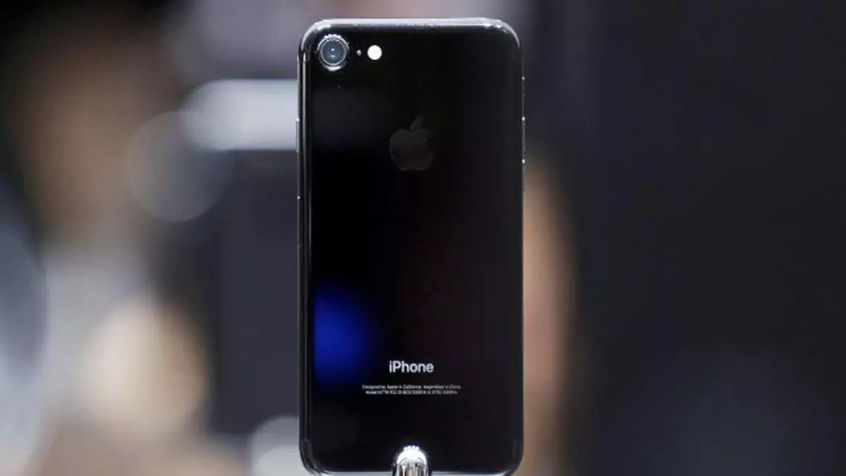 Apple Launches Iphone 7 And 7 Plus In India The Hindu Businessline