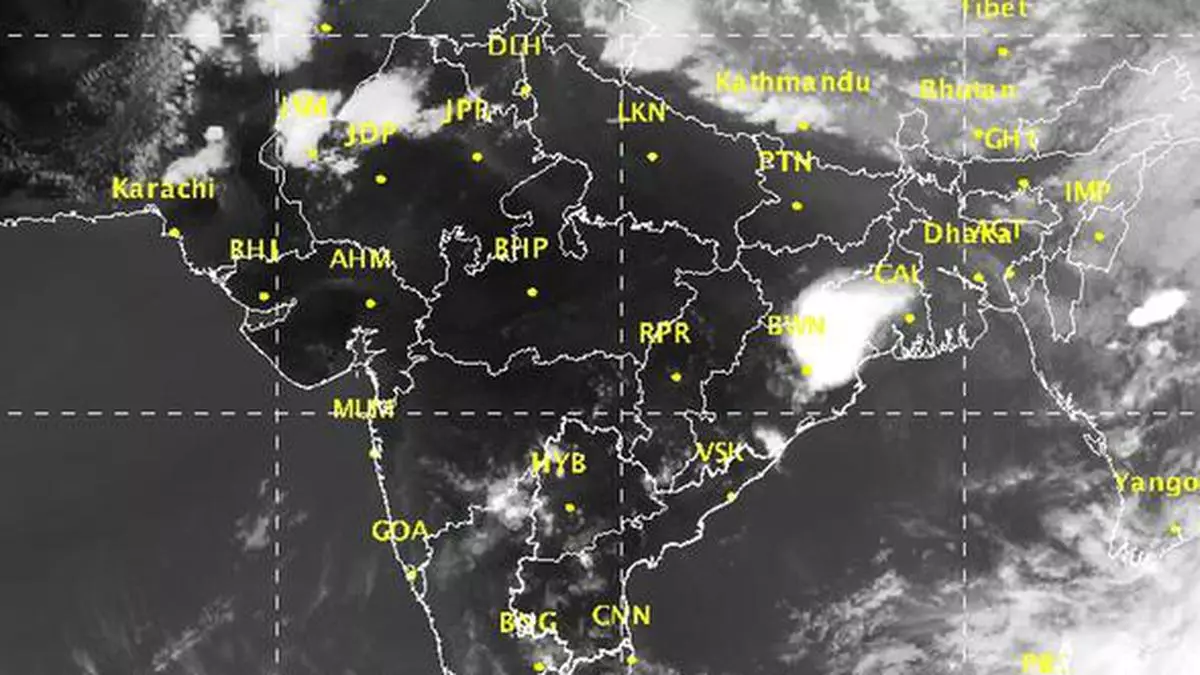 Satellite Weather Map Of Kerala South-West Monsoon Likely To Make Onset Over Kerala Around May 30 - The  Hindu Businessline