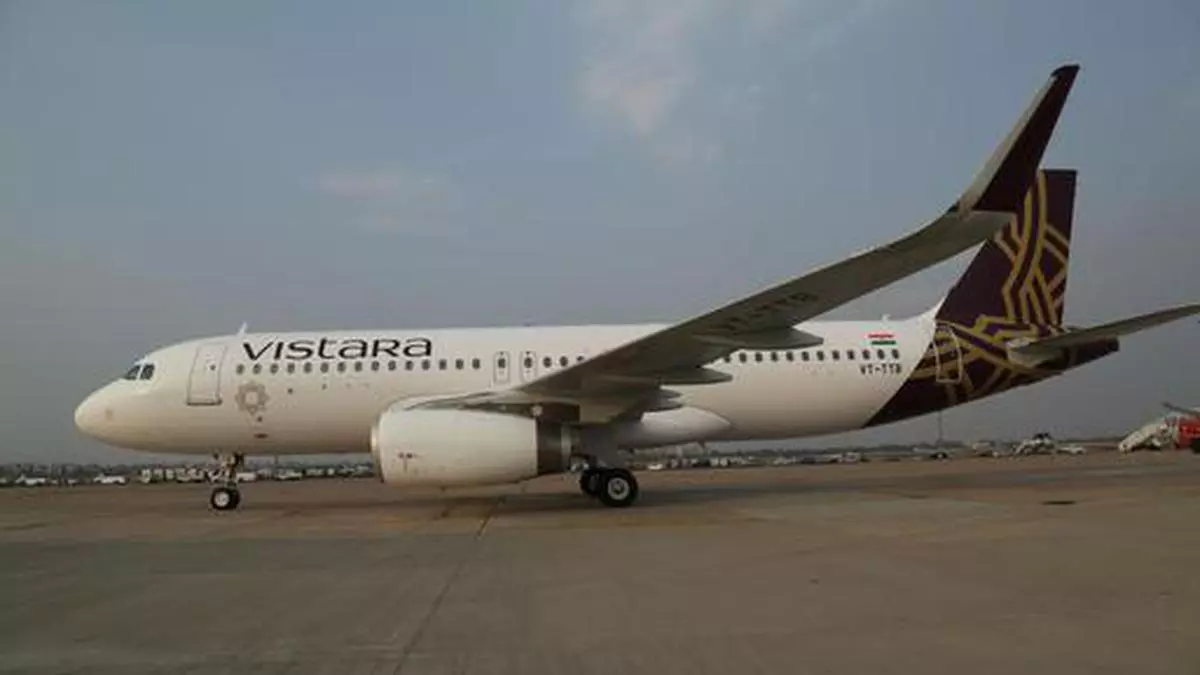 Vistara To Hire 100 Pilots 400 Cabin Crew Members From Jet