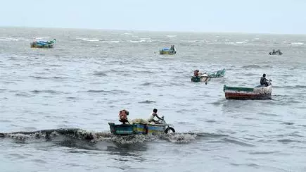 Cyclone Ockhi Cabinet Secretary Led Panel Reviews Rescue And