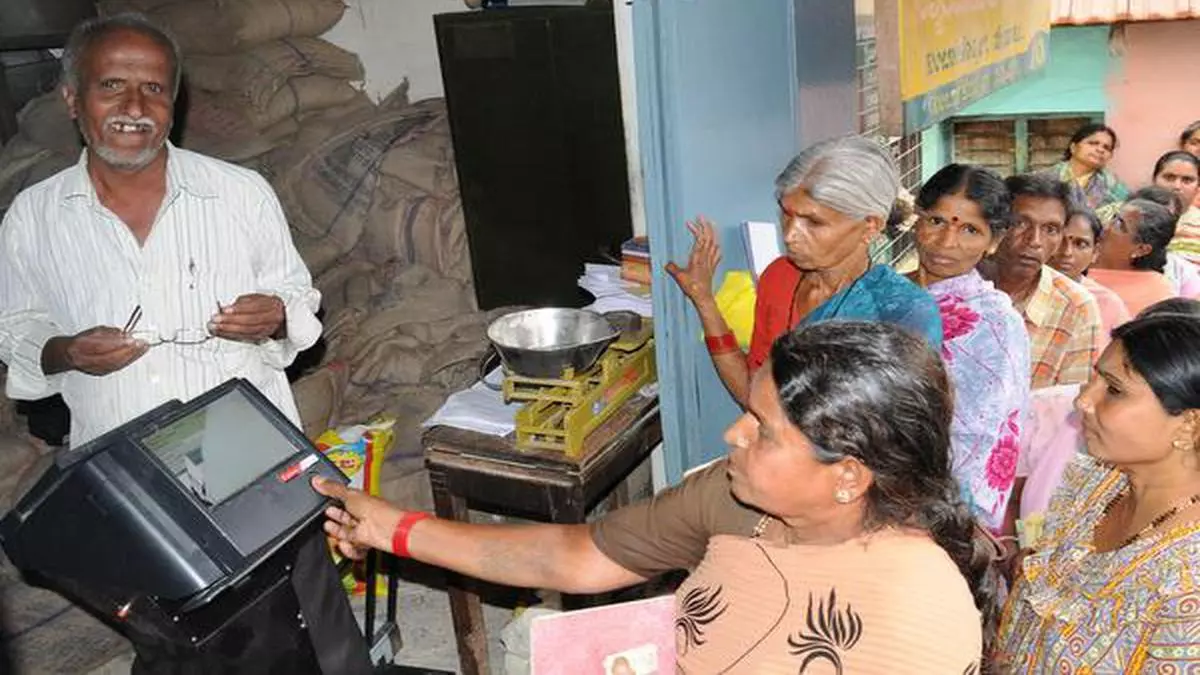 Biometric use in PDS helps Karnataka save ₹590 crore: Minister - The